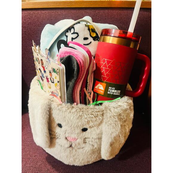 Snoopy Peanuts Easter bundle bunny basket adorable twin 60 by 90 throw bundle - Picture 15 of 15